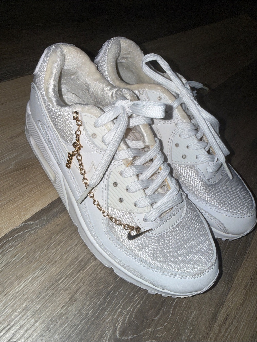 Air max  90’s Gold Chain Accent